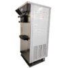 Vista lateral trasera de la máquina de helados soft pedestal FRIGONOR, ideal para heladerías y restaurantes.